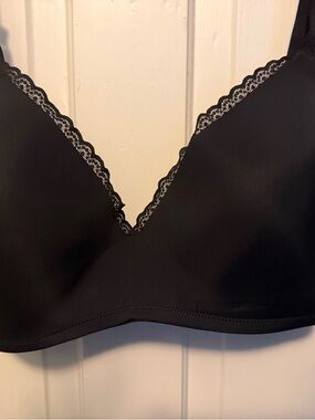BNWT Aerie 36 DDD Black Lace-Trim Wireless Bra